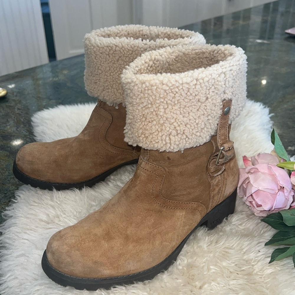 Ugg Women’s Boots 🍒🍒
